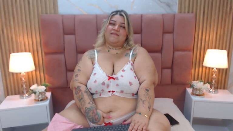 Evaverse's Streamate show and profile