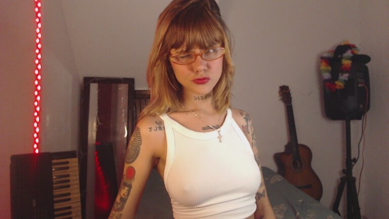 VictoriaDinucci's Streamate show and profile