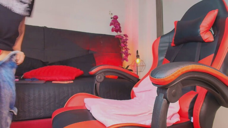 Zamantthaa's Streamate show and profile