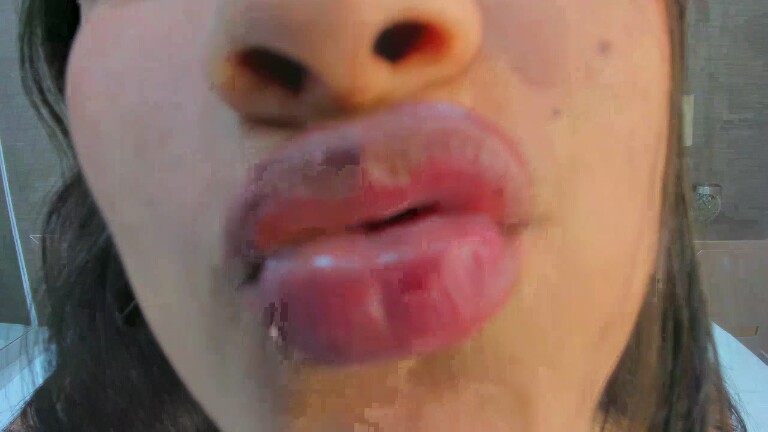 EmiRoseth's Streamate show and profile