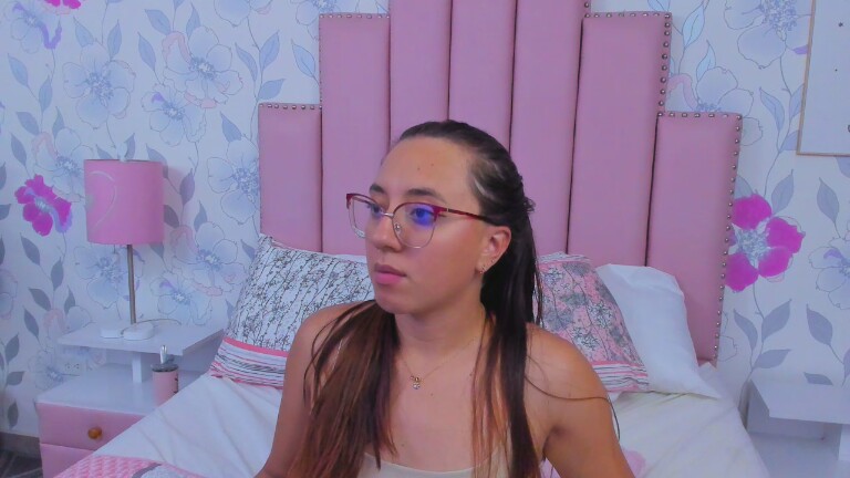 BrandiFire's Streamate show and profile