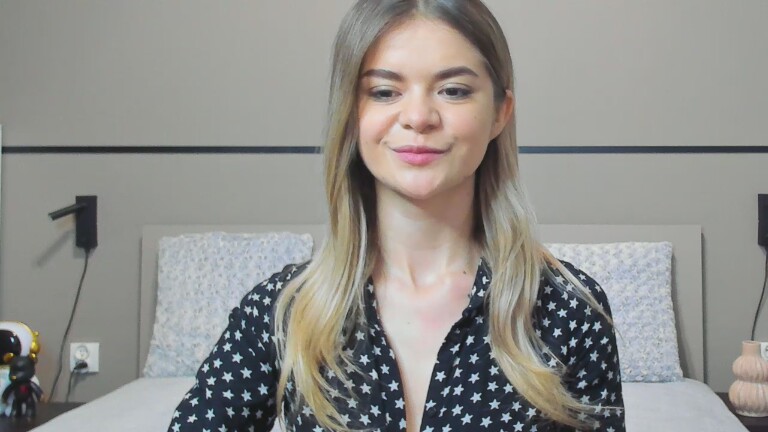 LunaKrismas's Streamate show and profile