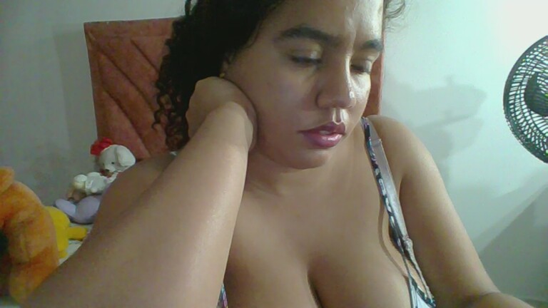 Lauradani's Streamate show and profile