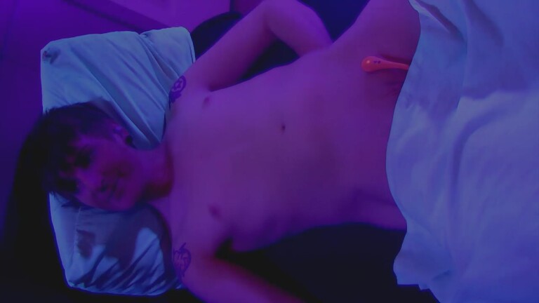 Moonless's Streamate show and profile