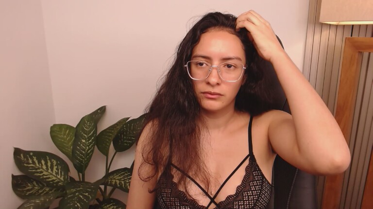 MIAPORTMANN's Streamate show and profile