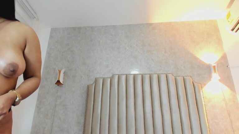 NaishaRoussel's Streamate show and profile