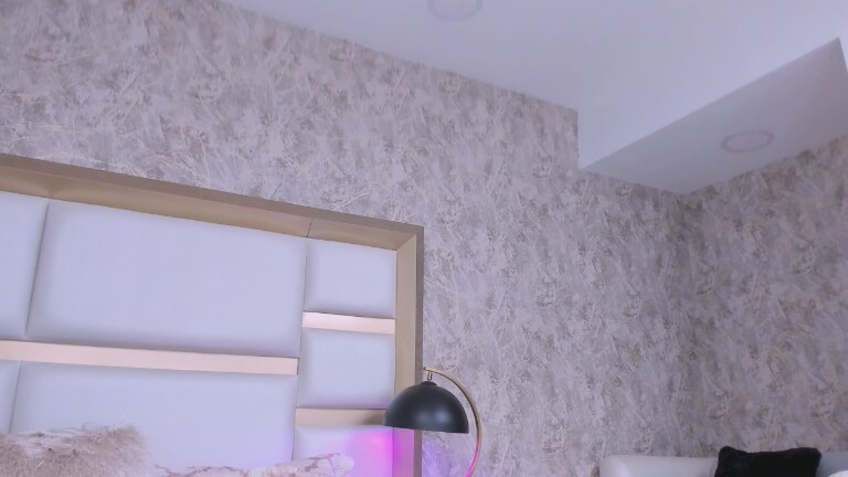 AdaraMillss's Streamate show and profile