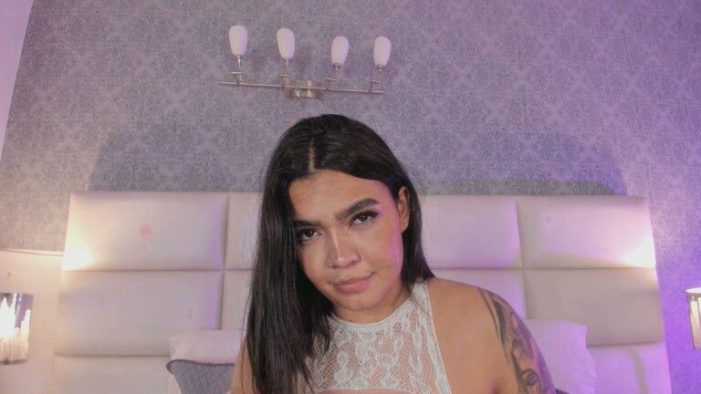 MiiaDecker's Streamate show and profile