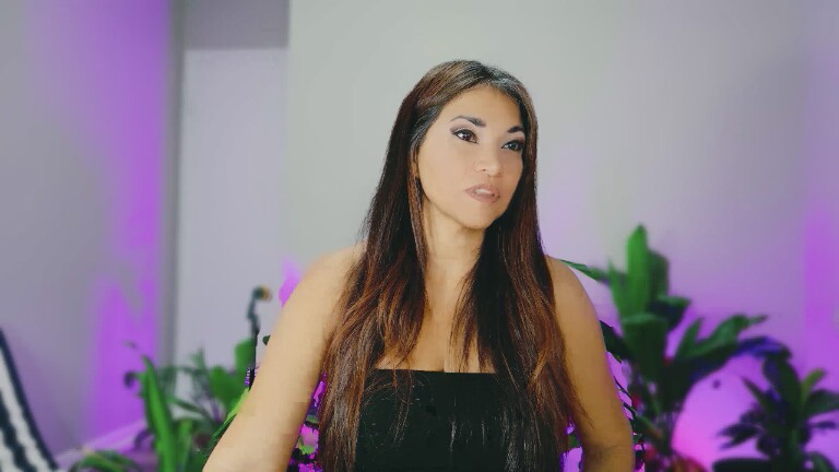 DivineLynn's Streamate show and profile