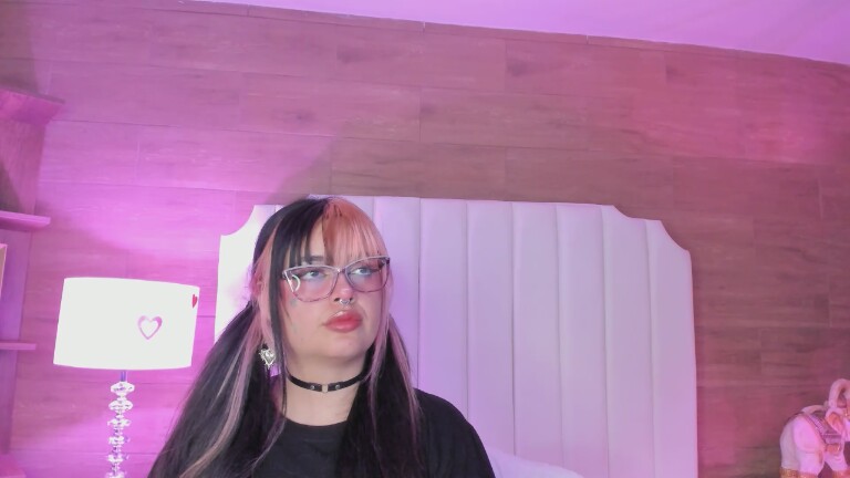 MaddieWaves's Streamate show and profile