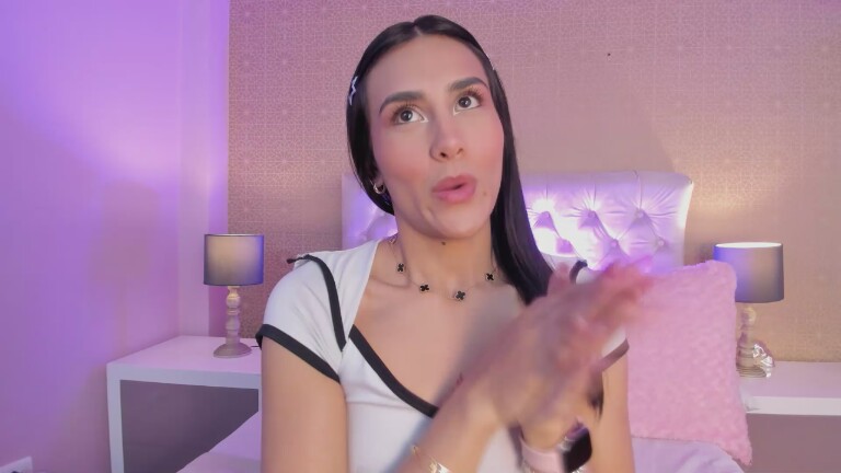 KatieeGomez's Streamate show and profile