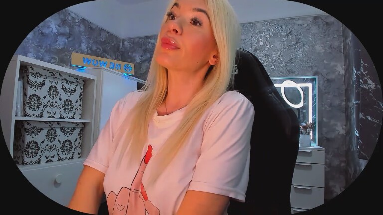 BE_WOW's Streamate show and profile