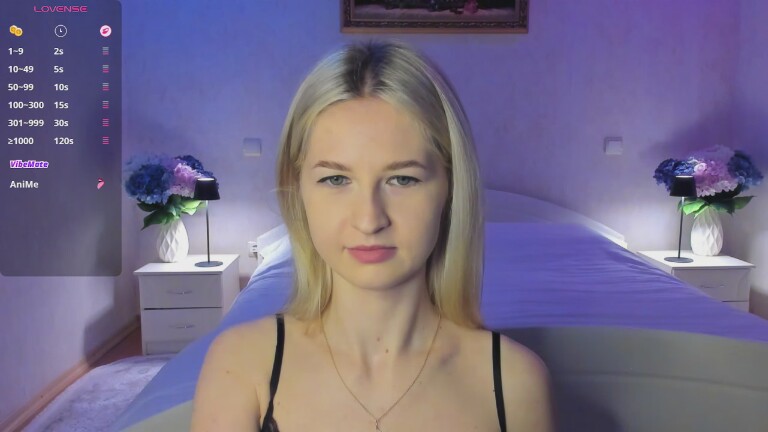 Julie_Blaze's Streamate show and profile