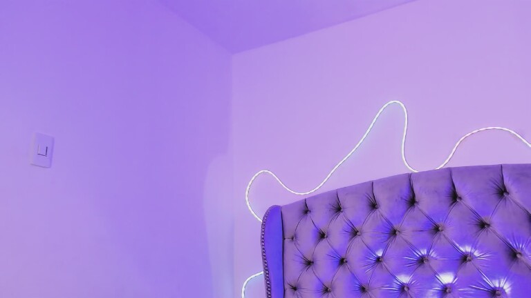 SummerLuna's Streamate show and profile