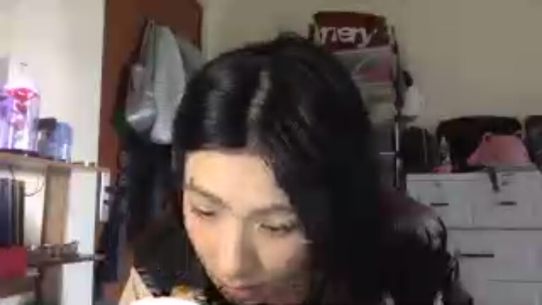 LyLy_94's Streamate show and profile