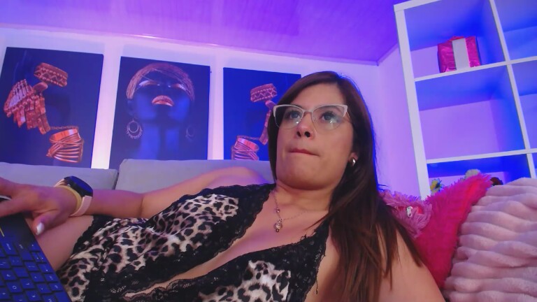 PinkMakka's Streamate show and profile