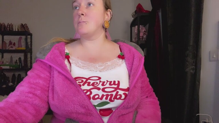 GoddessKisica's Streamate show and profile