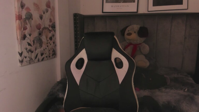 Kikivelvet's Streamate show and profile