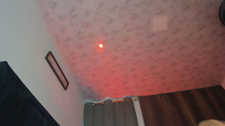 aliceee18's Streamate show and profile