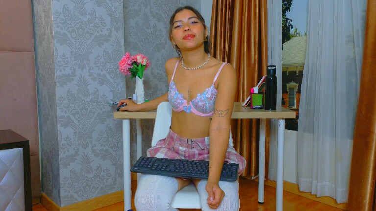 AriaLeon's Streamate show and profile