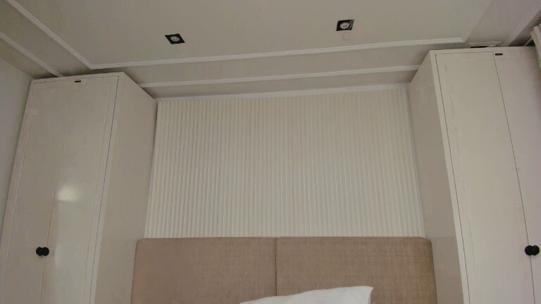 ValeriaYoung's Streamate show and profile