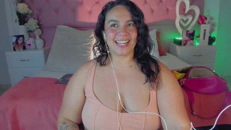 Nina_Lisboah's Streamate show and profile