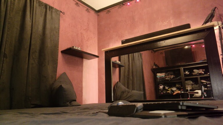 gothgirl_astrid's Streamate show and profile