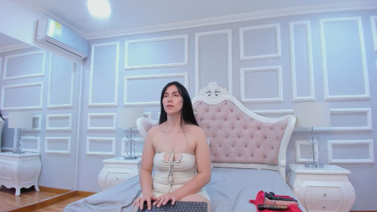 NatashaOlivaress's Streamate show and profile