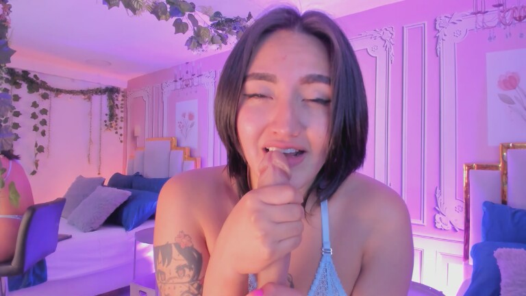 NaraSuarez's Streamate show and profile