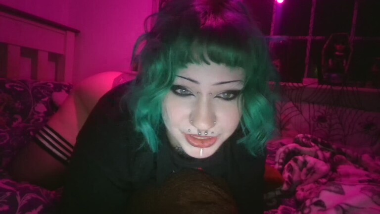 GothicLuna's Streamate show and profile