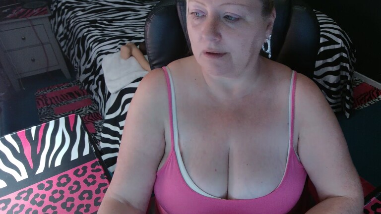 SweetDreamsSC's Streamate show and profile