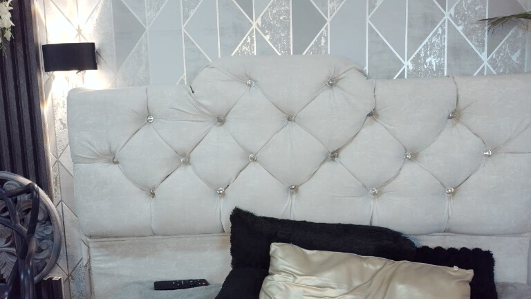 Lia_Bloom's Streamate show and profile