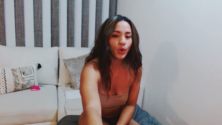 Jazmin111's Streamate show and profile