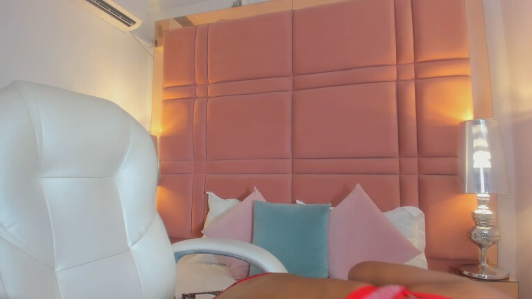 hollyBrisstol90's Streamate show and profile