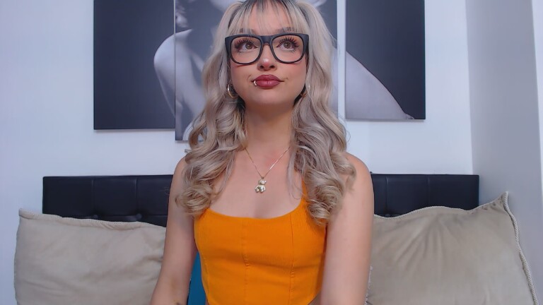 MaryMilan's Streamate show and profile