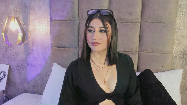 Ginebra_Belucci's Streamate show and profile