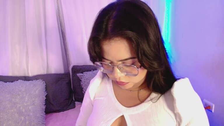 LinaRossie's Streamate show and profile