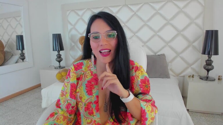 mia_sweetie's Streamate show and profile