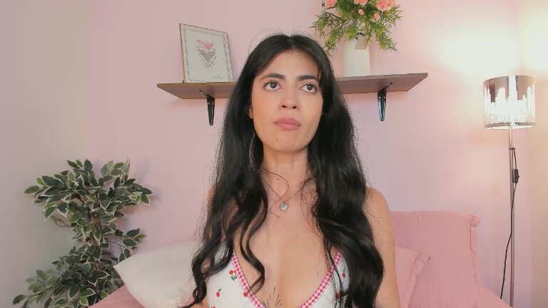 SaraFernandez's Streamate show and profile