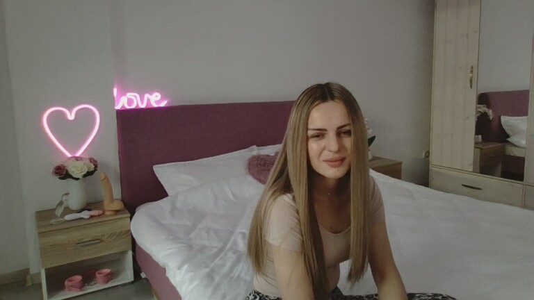 EMYILIA's Streamate show and profile