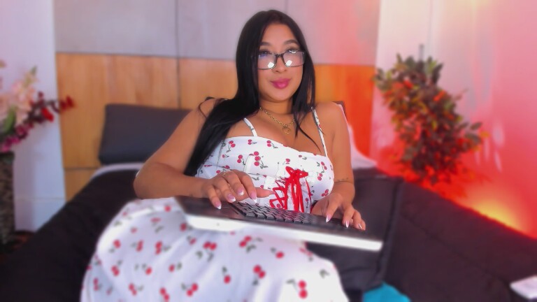 Bella_Harllow's Streamate show and profile