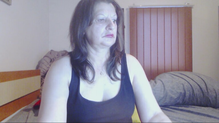 ExtasyMature's Streamate show and profile