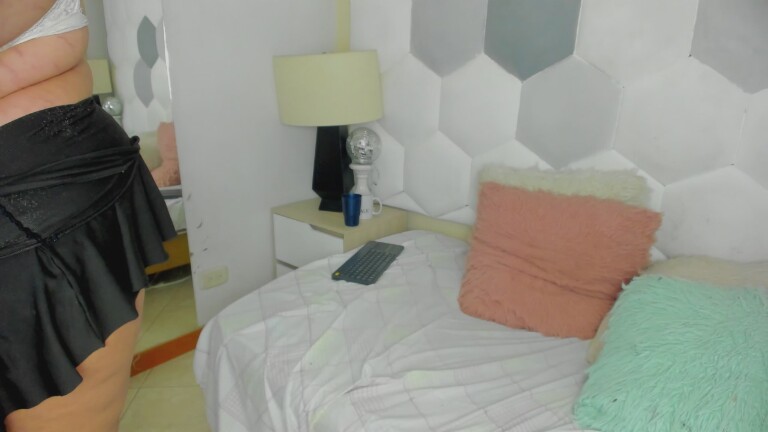 HannahVenza's Streamate show and profile