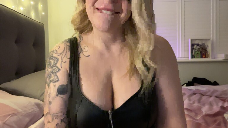 Verticalvixxen's Streamate show and profile