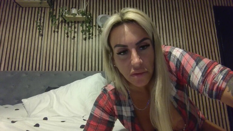 PoppyIngal's Streamate show and profile