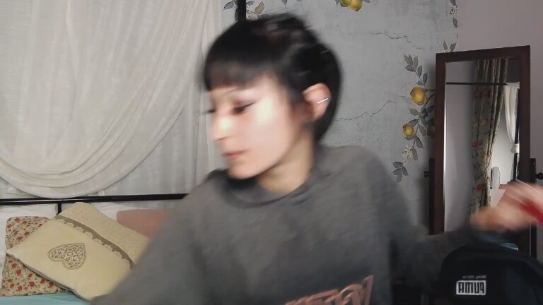 LEAAH's Streamate show and profile