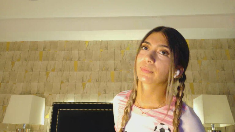 HollyLincon's Streamate show and profile