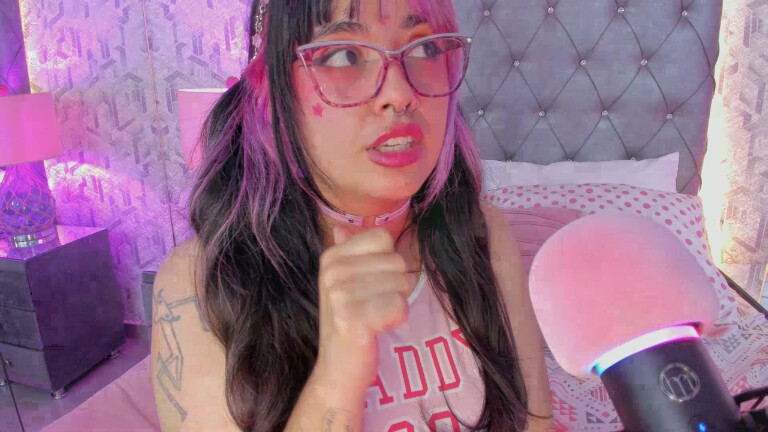 MaddieWaves's Streamate show and profile